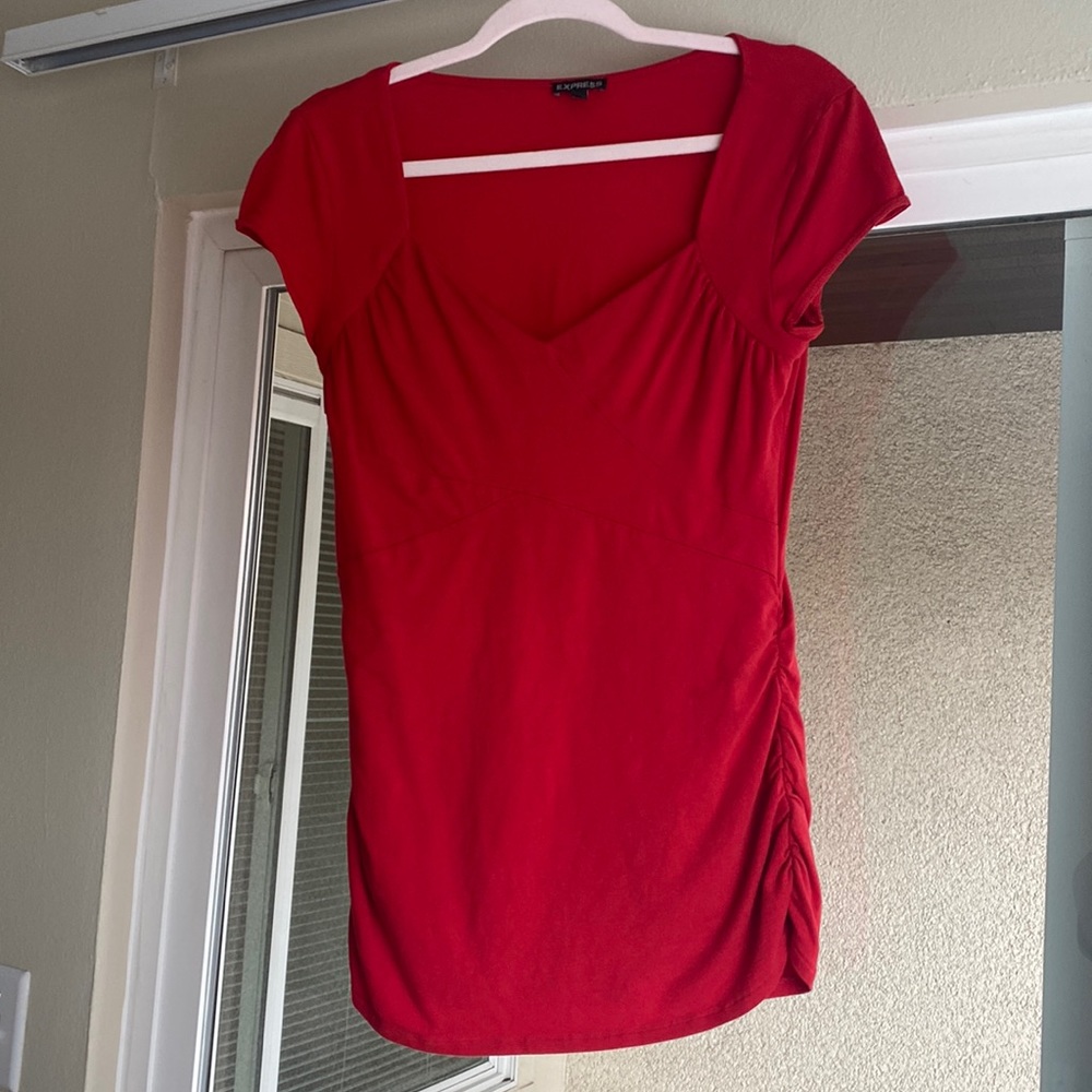 Express Fitted V-Neck